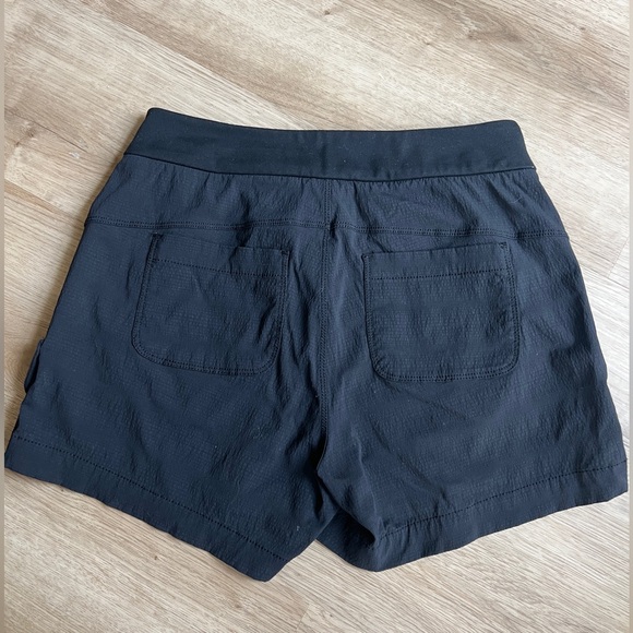Athleta Trekkie Cargo Short 2 - Picture 6 of 6